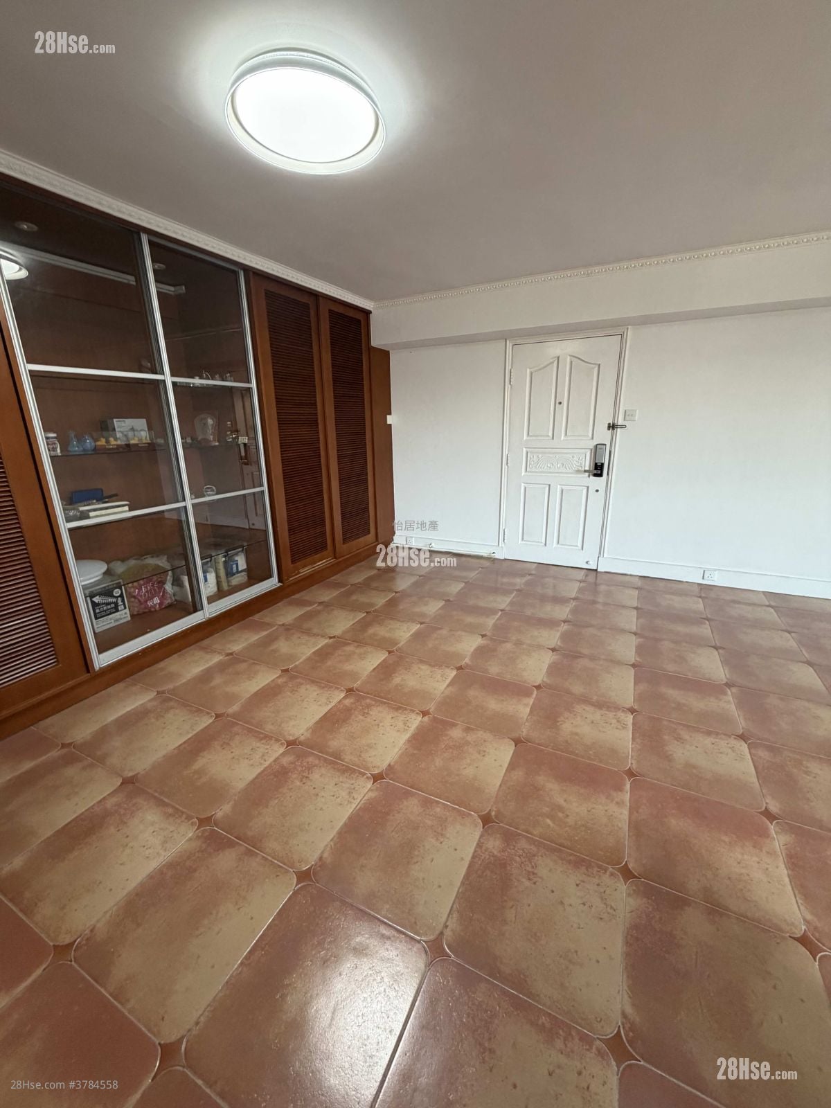 太古城 售盘 3 房 , 2 浴室 1,015 平方尺