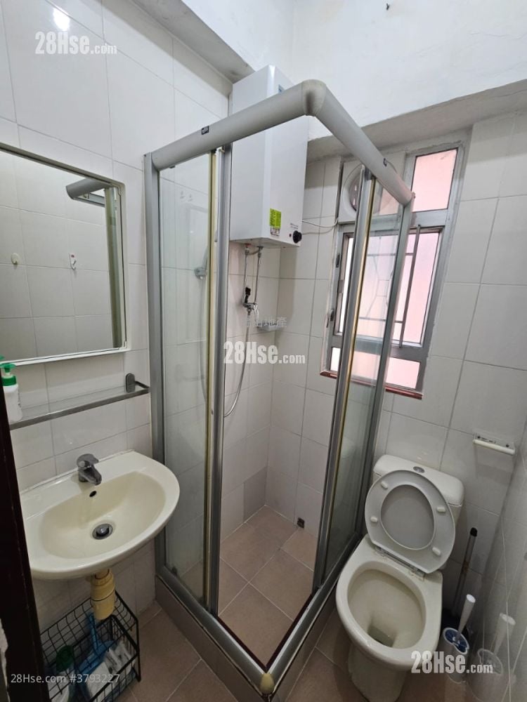 Man Hing Mansion Rental 2 Bedrooms , 1 Bathroom 322 ft²