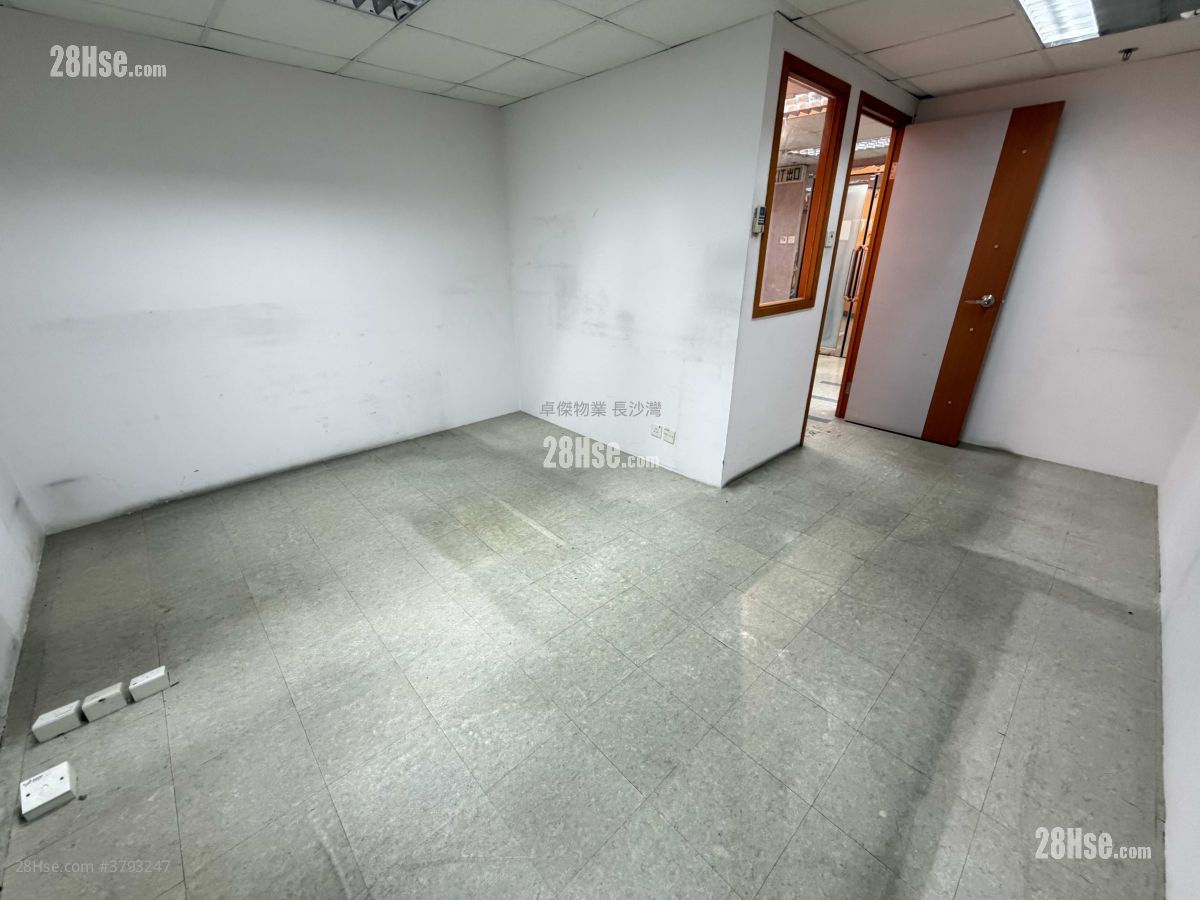 Ka To Factory Building Rental 2,850 ft²