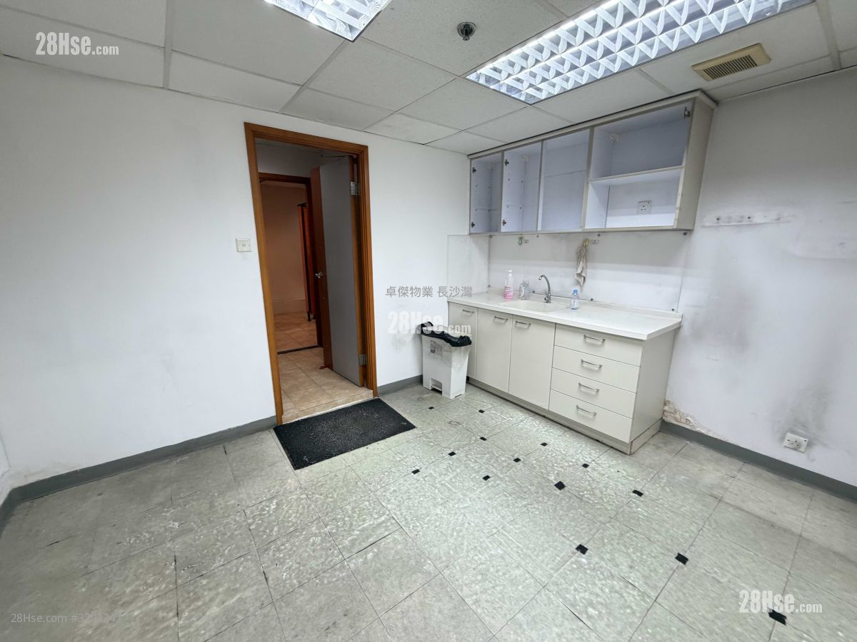 Ka To Factory Building Rental 2,850 ft²