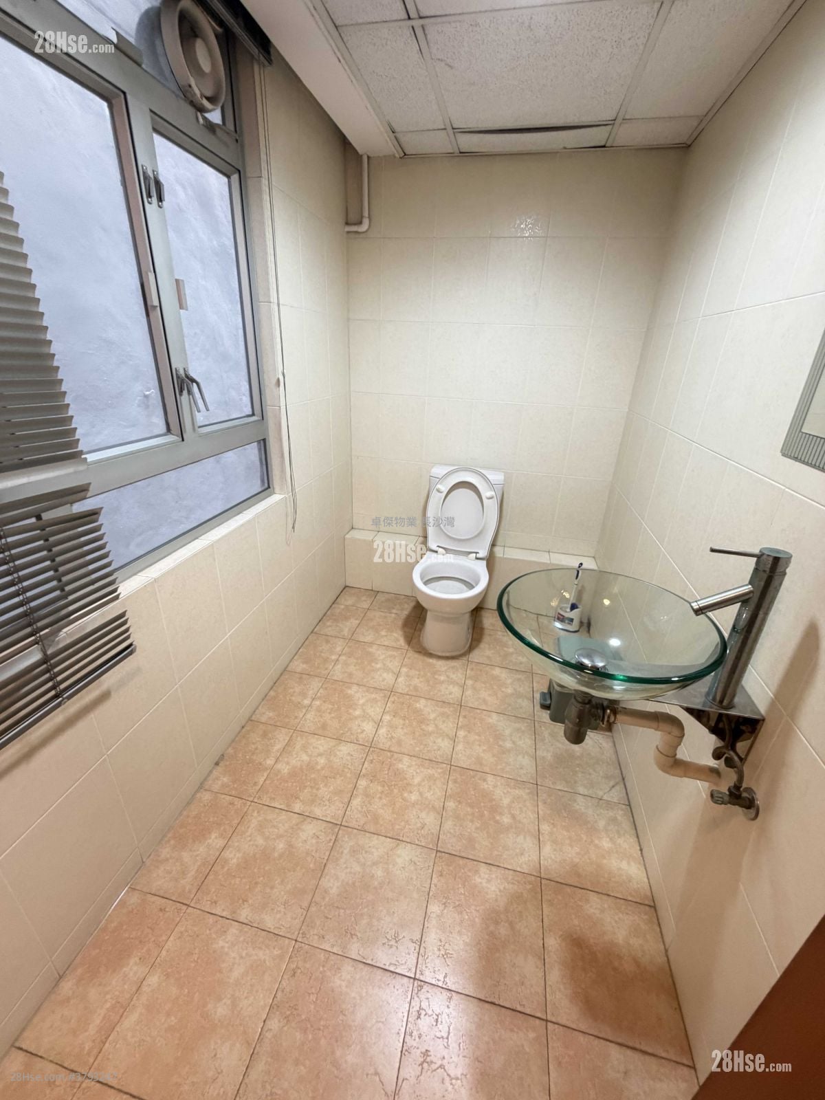 Ka To Factory Building Rental 2,850 ft²