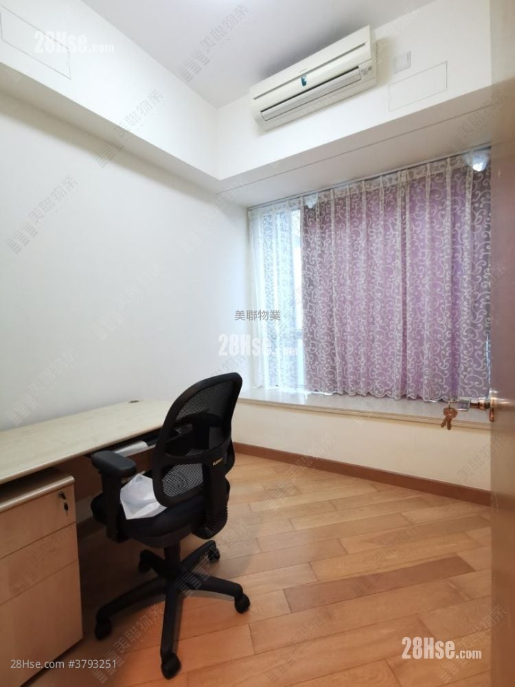 Yoho Midtown Rental 4 Bedrooms , 2 Bathrooms 1,026 ft²