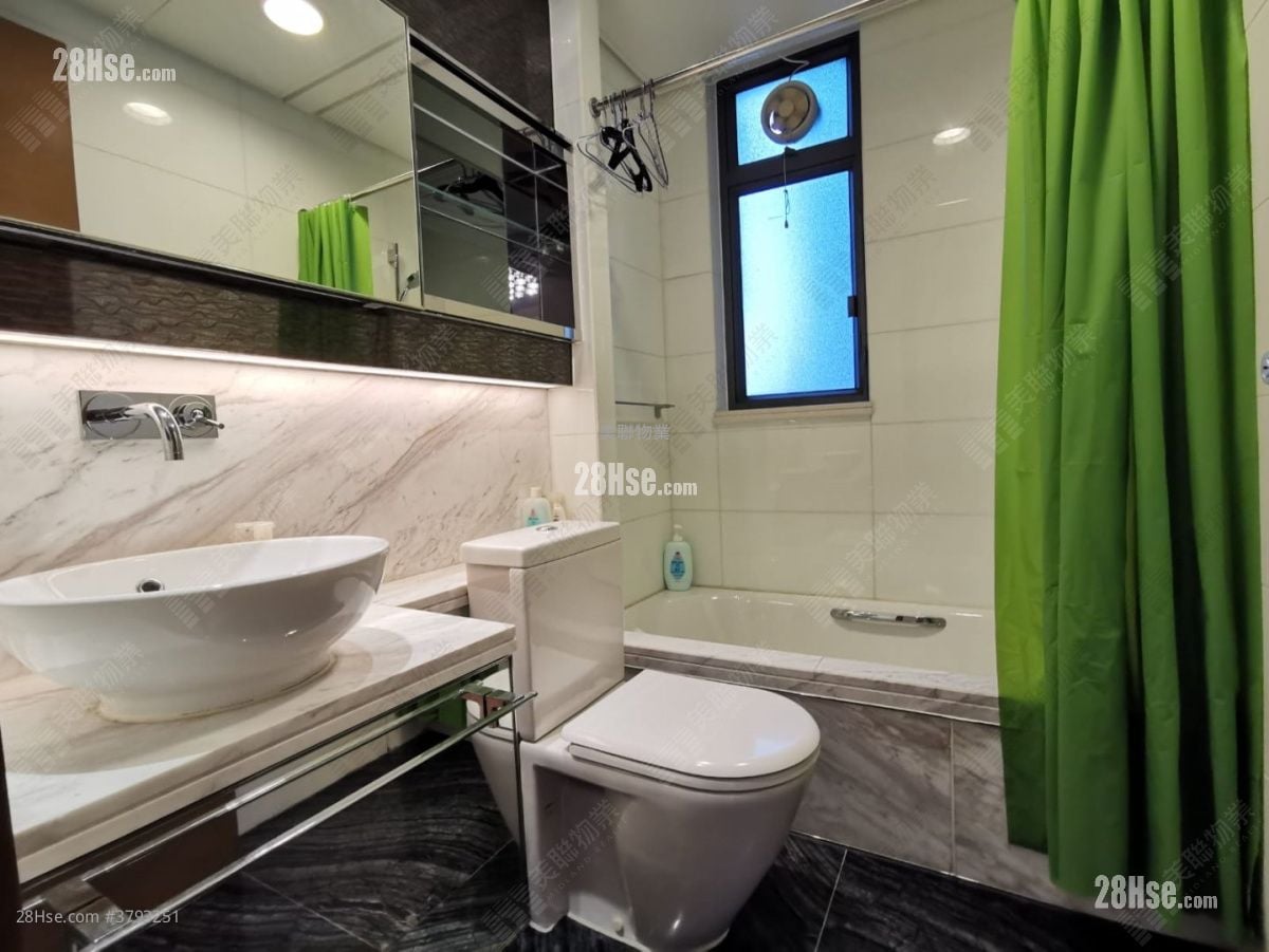 Yoho Midtown Rental 4 Bedrooms , 2 Bathrooms 1,026 ft²