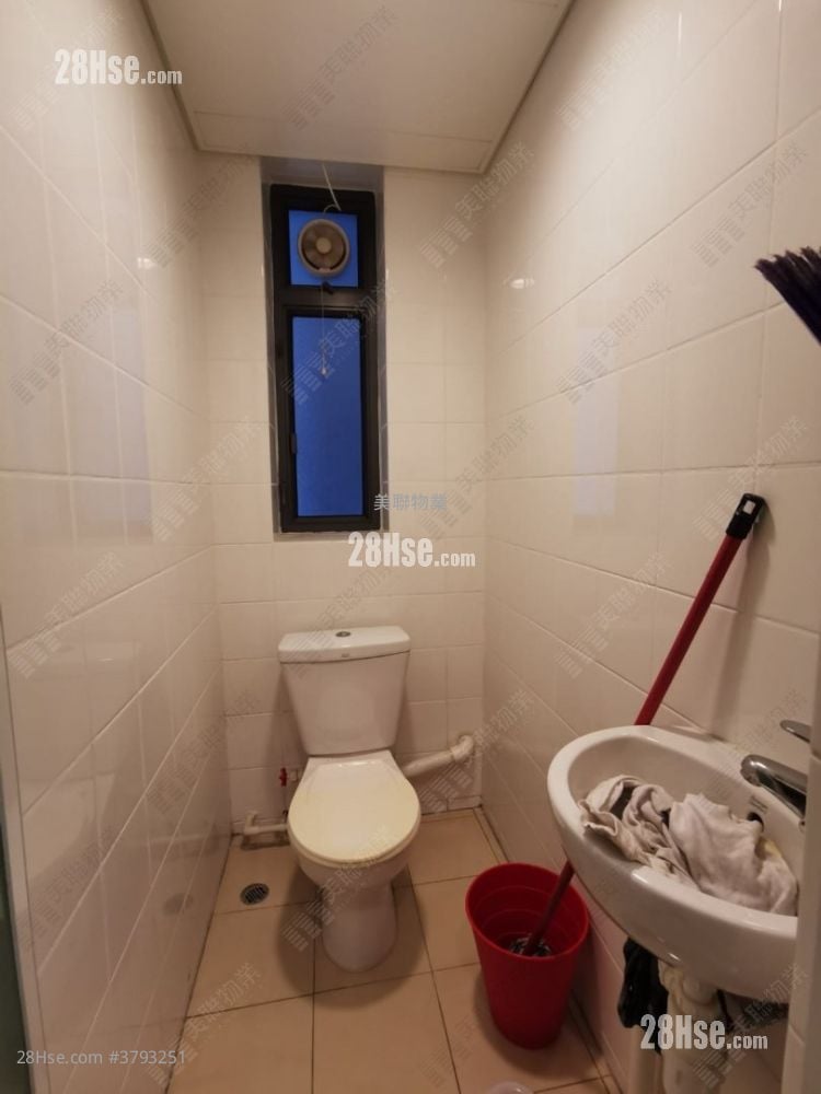 Yoho Midtown Rental 4 Bedrooms , 2 Bathrooms 1,026 ft²