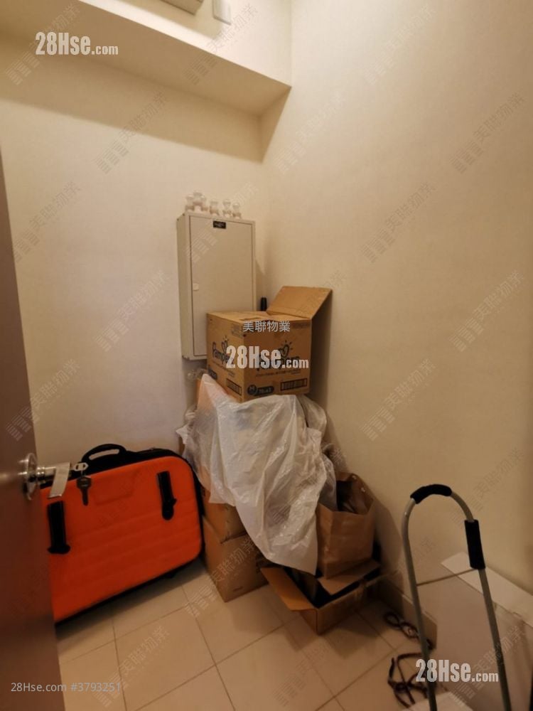 Yoho Midtown Rental 4 Bedrooms , 2 Bathrooms 1,026 ft²