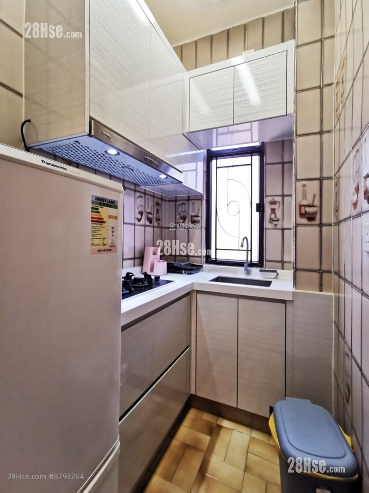 Unique Tower Rental 1 Bedroom 308 ft²