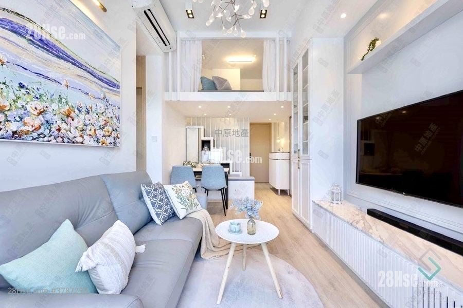 The Regent Rental 3 Bedrooms , 2 Bathrooms 593 ft²