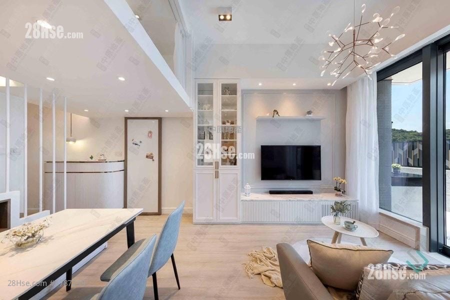 The Regent Rental 3 Bedrooms , 2 Bathrooms 593 ft²