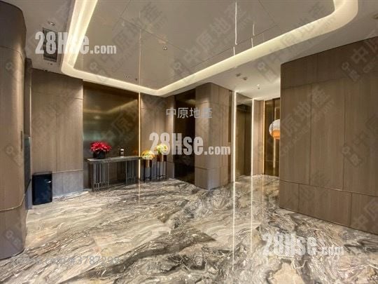 The Regent Rental 3 Bedrooms , 2 Bathrooms 593 ft²