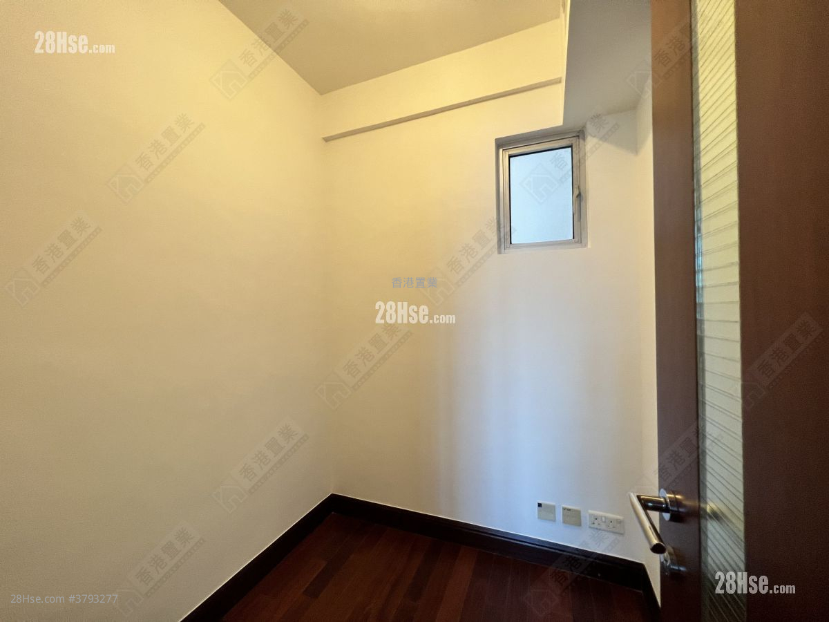 君临天下 售盘 3 房 1,062 平方尺