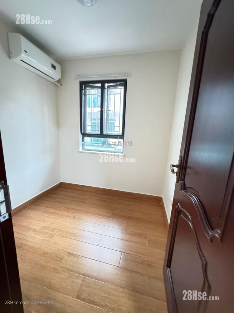 村屋 租盘 3 房 , 1 浴室 700 平方尺