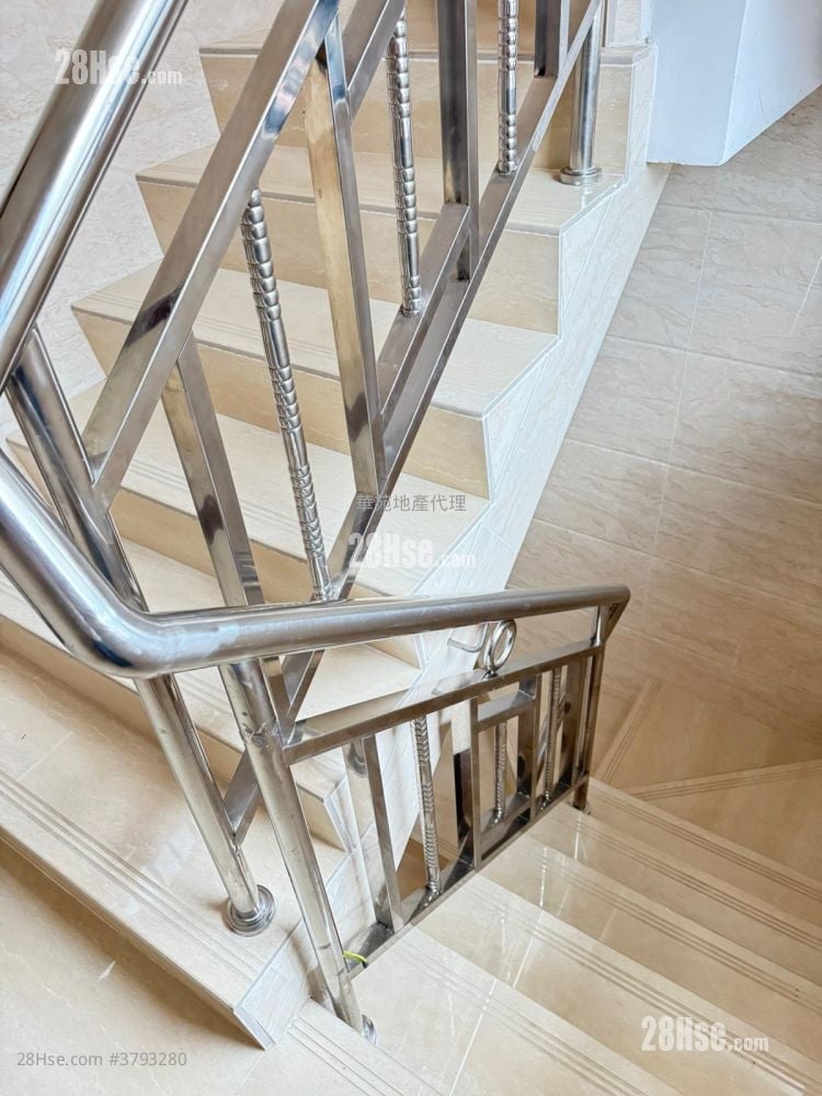 村屋 租盘 3 房 , 1 浴室 700 平方尺