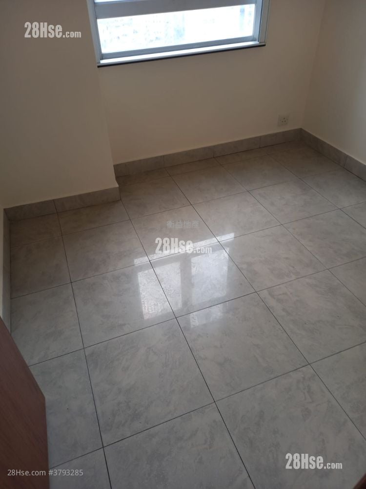 Ellen Building Sell 3 Bedrooms , 1 Bathroom 463 ft²