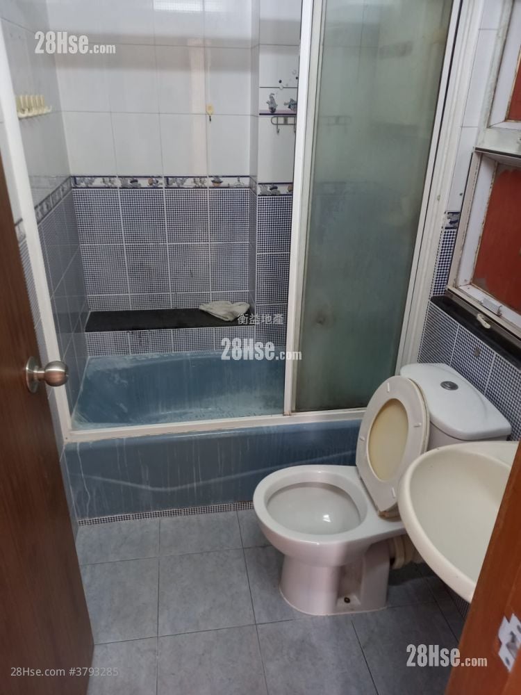 Ellen Building Sell 3 Bedrooms , 1 Bathroom 463 ft²