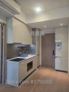 Seasons Place 售盘 1 房 , 1 浴室 323 平方尺