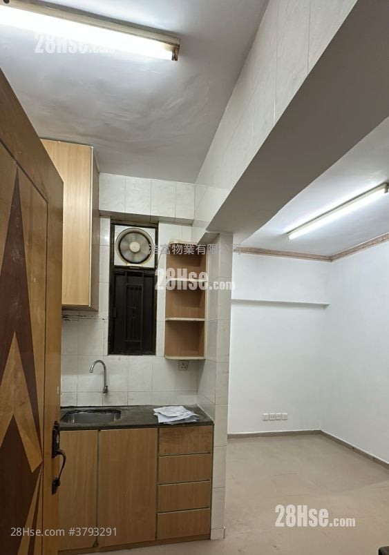 Wai Lee Building Sell 2 Bedrooms , 1 Bathroom 334 ft²