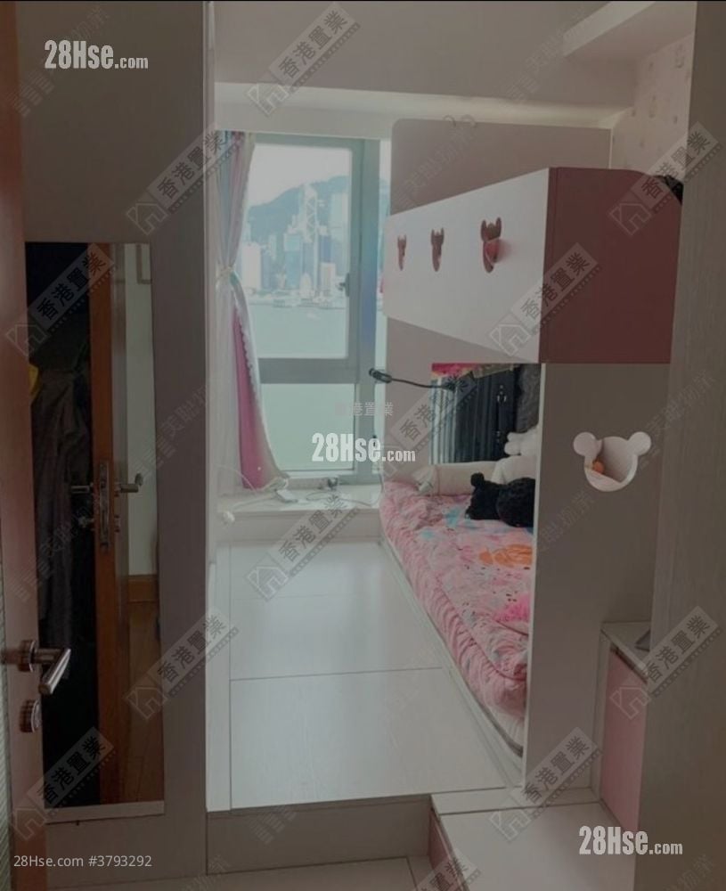 君临天下 租盘 3 房 1,049 平方尺