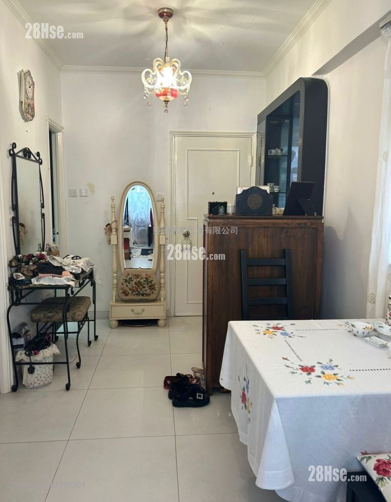 怡新洋楼 售盘 364 平方尺