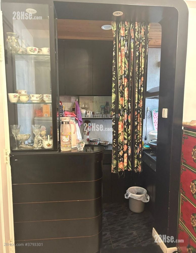 怡新洋楼 售盘 364 平方尺