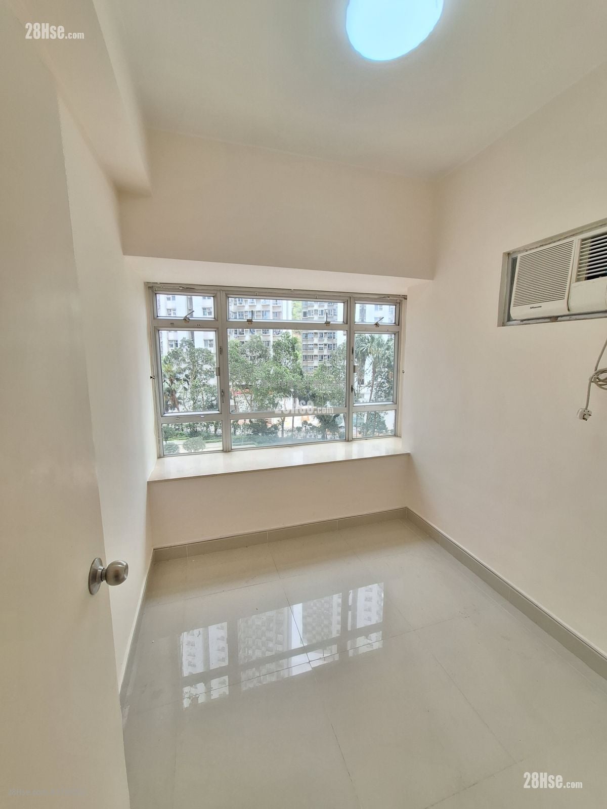 荃景花园 租盘 2 房 362 平方尺