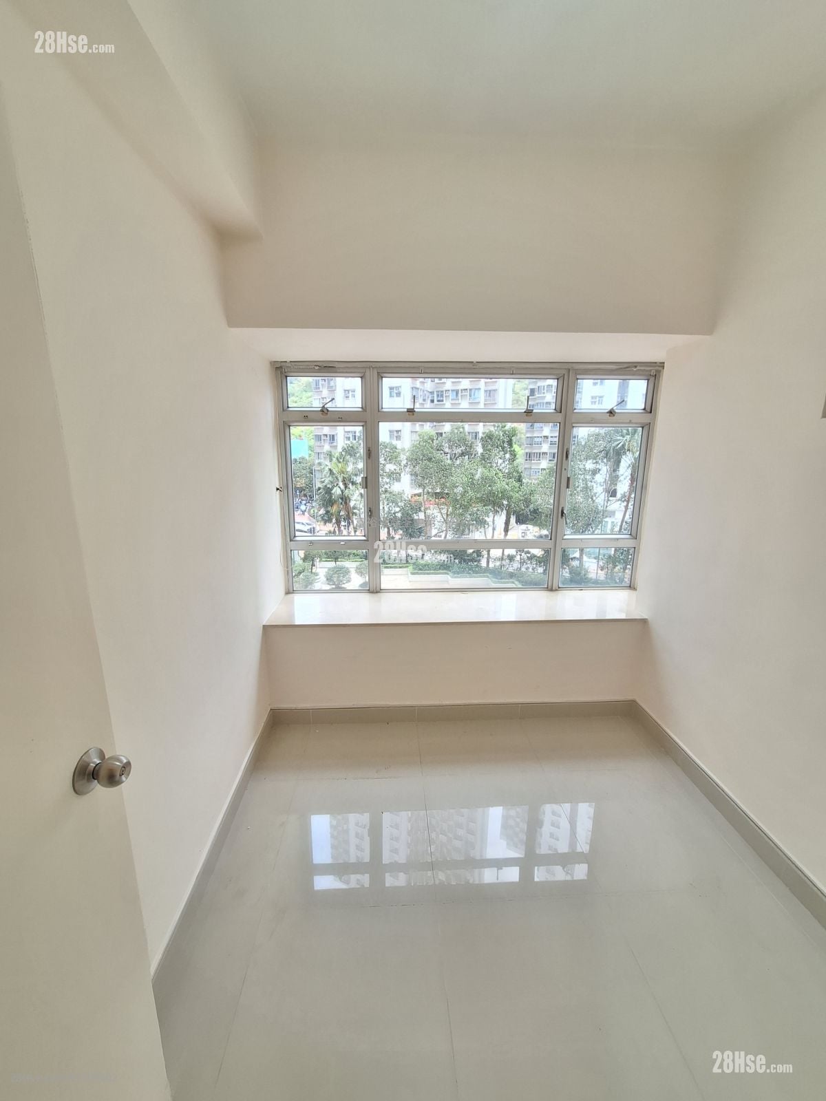 荃景花园 租盘 2 房 362 平方尺