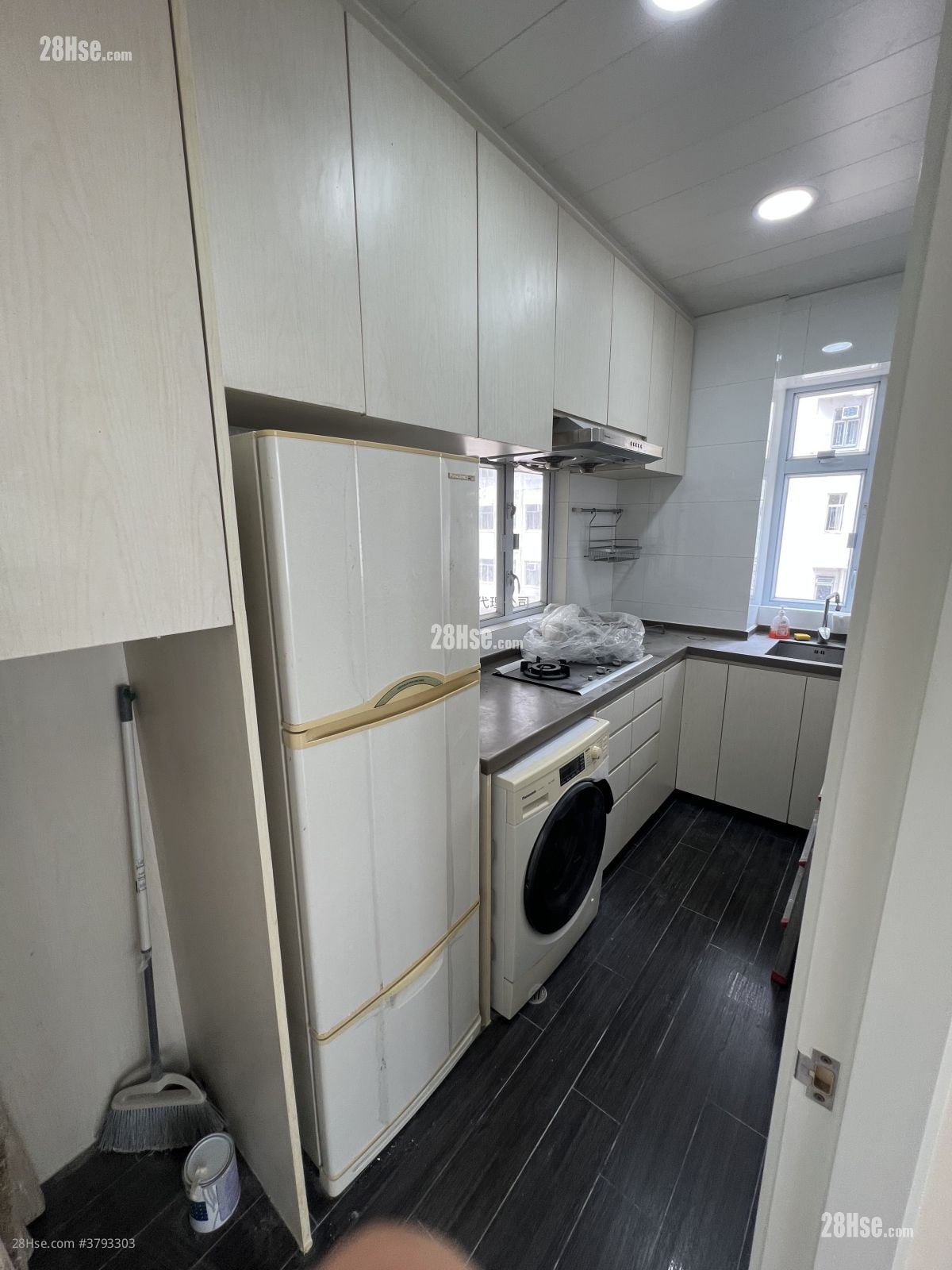 Ho King Building Rental 2 Bedrooms , 1 Bathroom 589 ft²