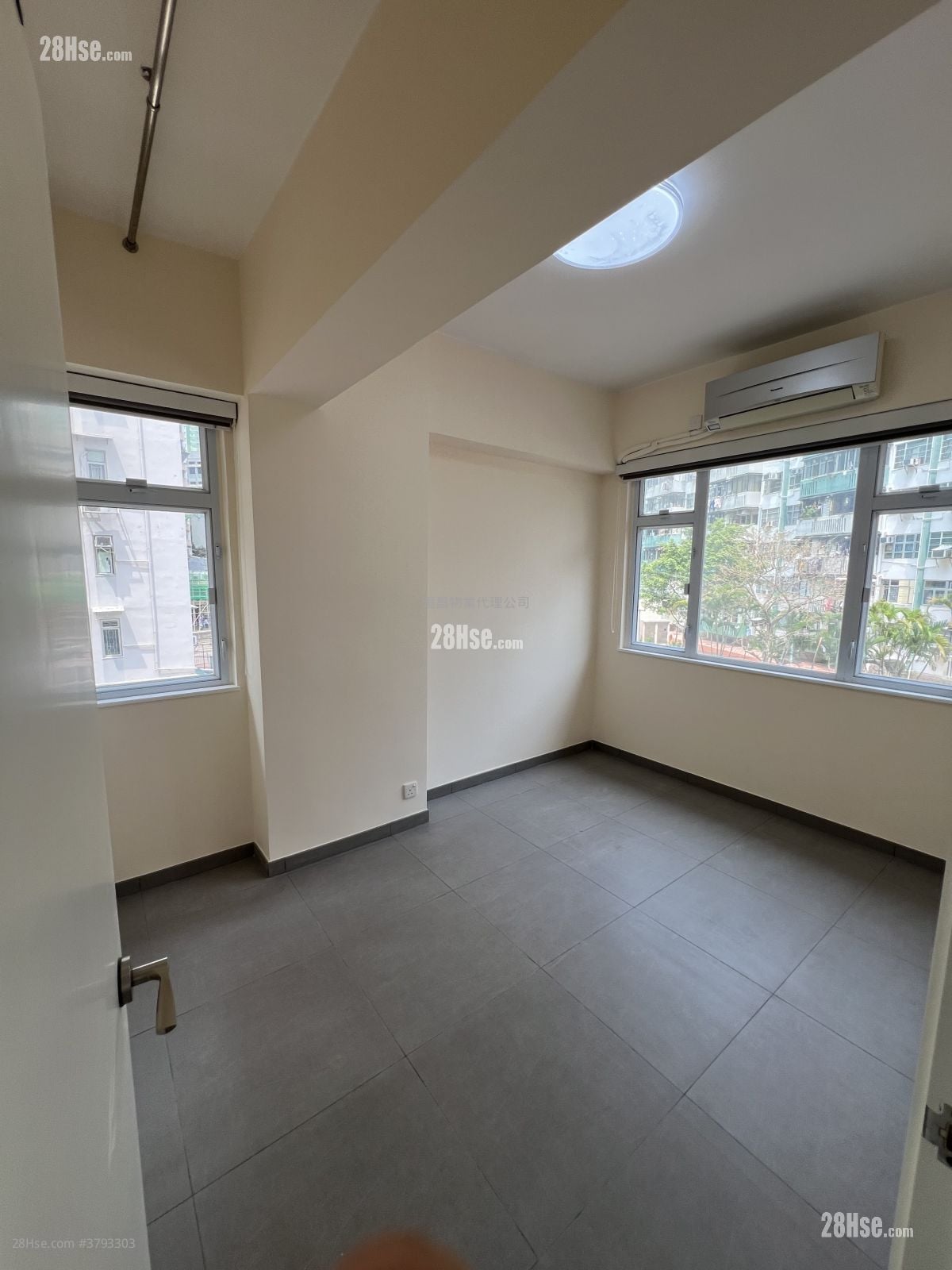 Ho King Building Rental 2 Bedrooms , 1 Bathroom 589 ft²