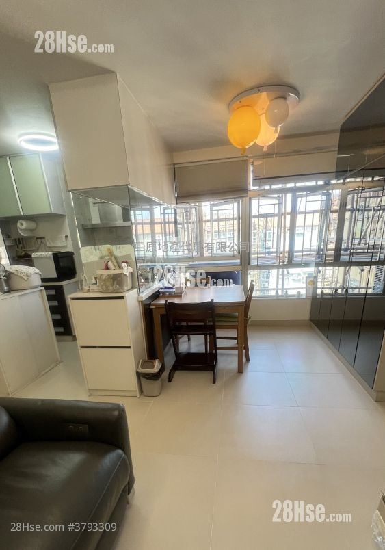 美孚新邨 售盘 3 房 , 1 浴室 566 平方尺