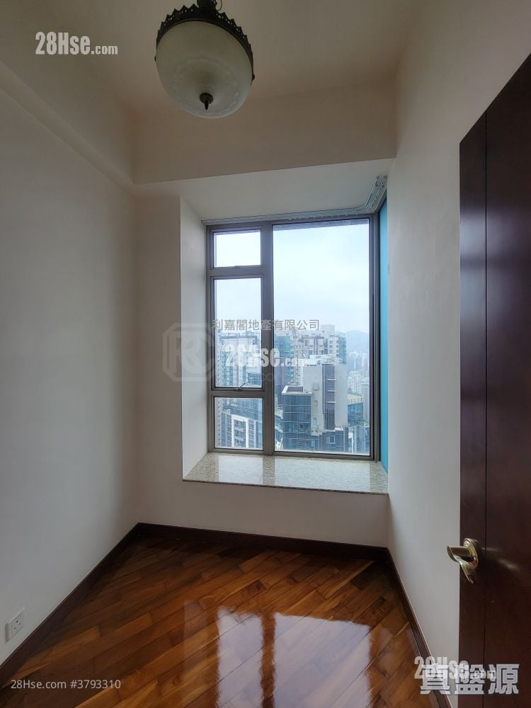 一号银海 售盘 3 房 , 2 浴室 665 平方尺