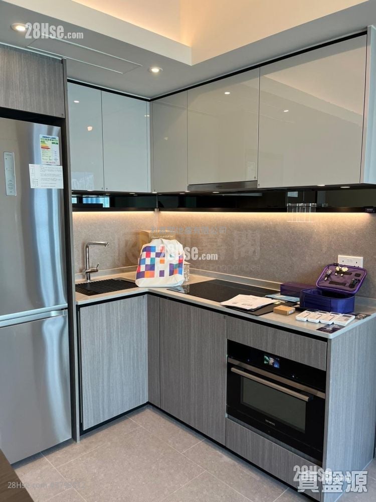 Yoho West Sell 2 Bedrooms , 1 Bathroom 440 ft²