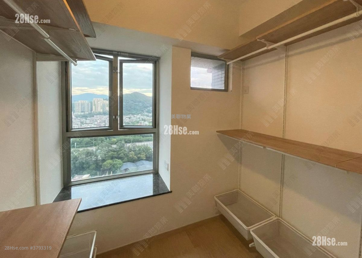 Yoho Town 售盘 3 房 , 1 浴室 516 平方尺