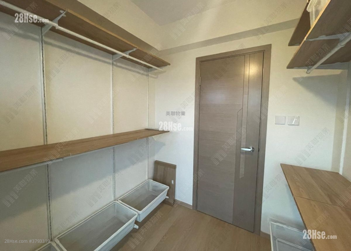 Yoho Town 售盘 3 房 , 1 浴室 516 平方尺