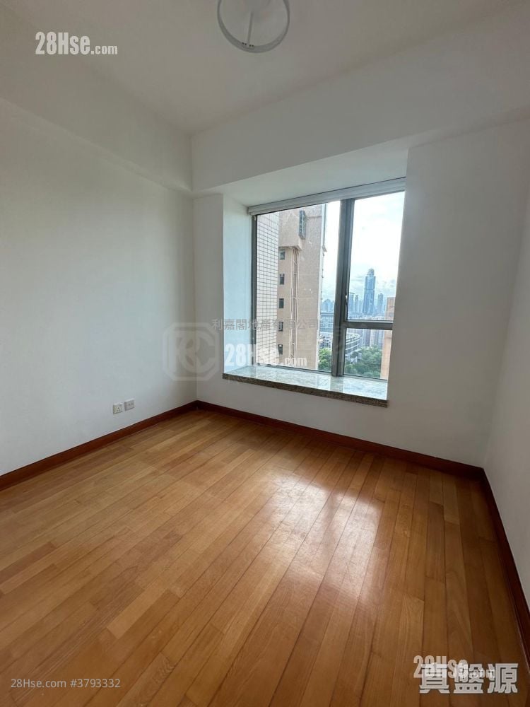 君颐峰 售盘 3 房 , 2 浴室 829 平方尺