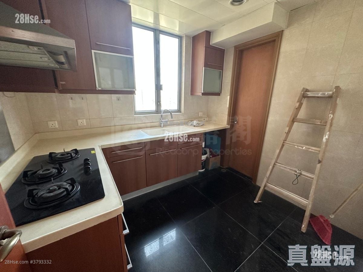 君颐峰 售盘 3 房 , 2 浴室 829 平方尺