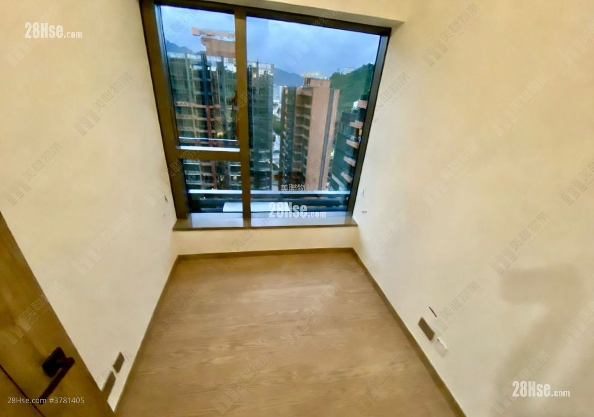 Centra Horizon Rental 2 Bedrooms , 2 Bathrooms 585 ft²