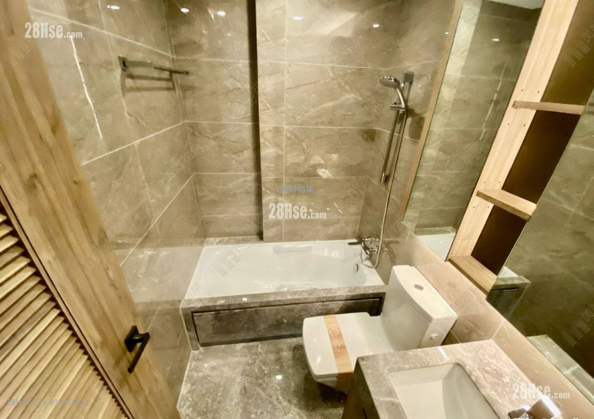 Centra Horizon Rental 2 Bedrooms , 2 Bathrooms 585 ft²