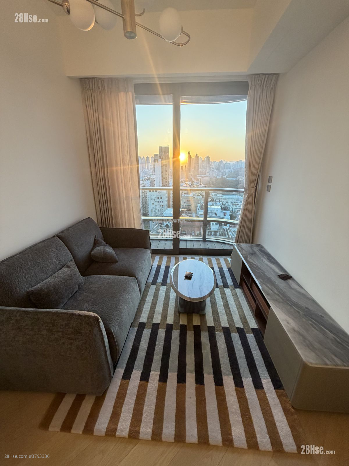 128 Waterloo Rental 1 Bedroom , 1 Bathroom 342 ft²