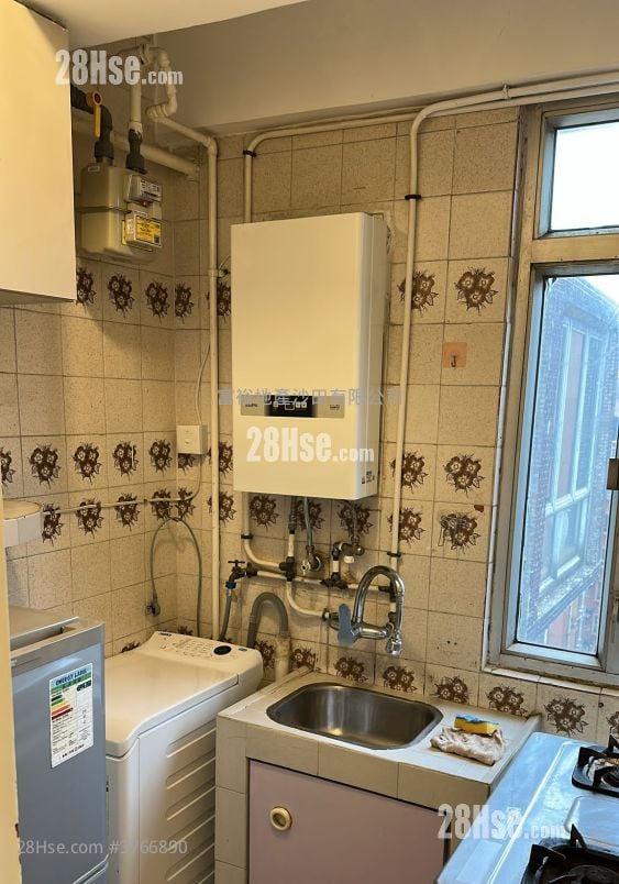 Golden Lion Garden Rental 1 Bedroom , 1 Bathroom 266 ft²