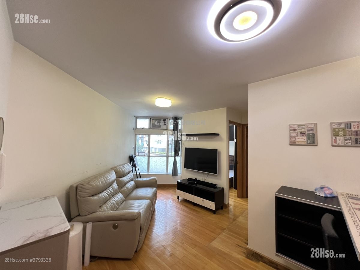 Whampoa Garden Sell 2 Bedrooms , 1 Bathroom 389 ft²