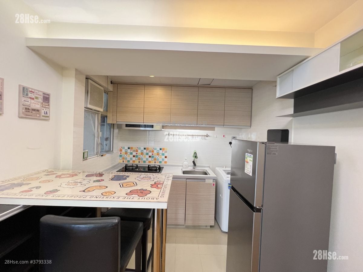 Whampoa Garden Sell 2 Bedrooms , 1 Bathroom 389 ft²
