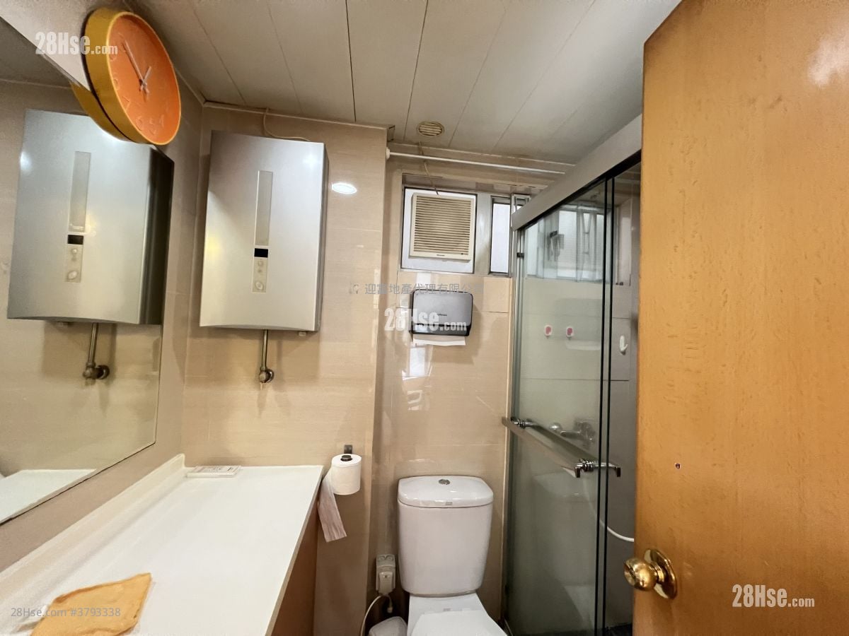 Whampoa Garden Sell 2 Bedrooms , 1 Bathroom 389 ft²