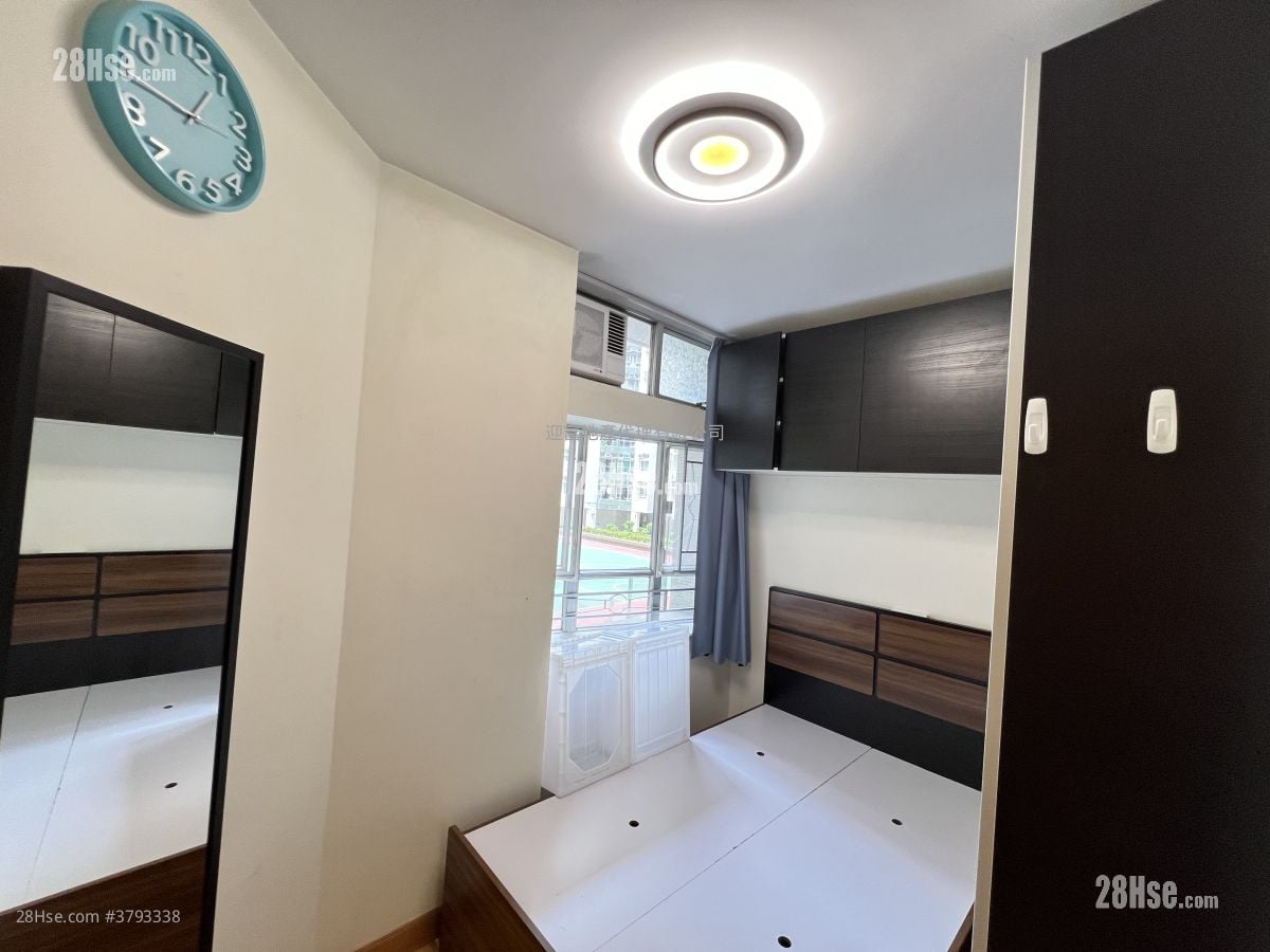 Whampoa Garden Sell 2 Bedrooms , 1 Bathroom 389 ft²