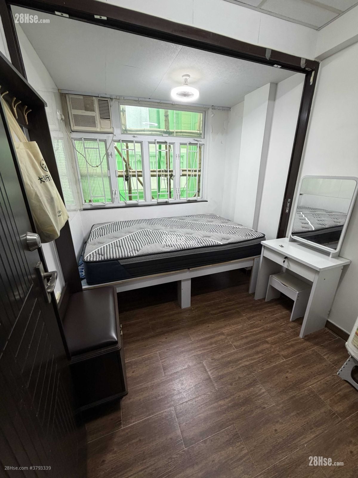 Old Mansion Rental 100 ft²