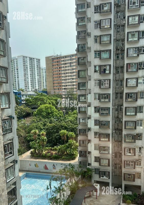 Golden Lion Garden Rental 2 Bedrooms , 1 Bathroom 285 ft²