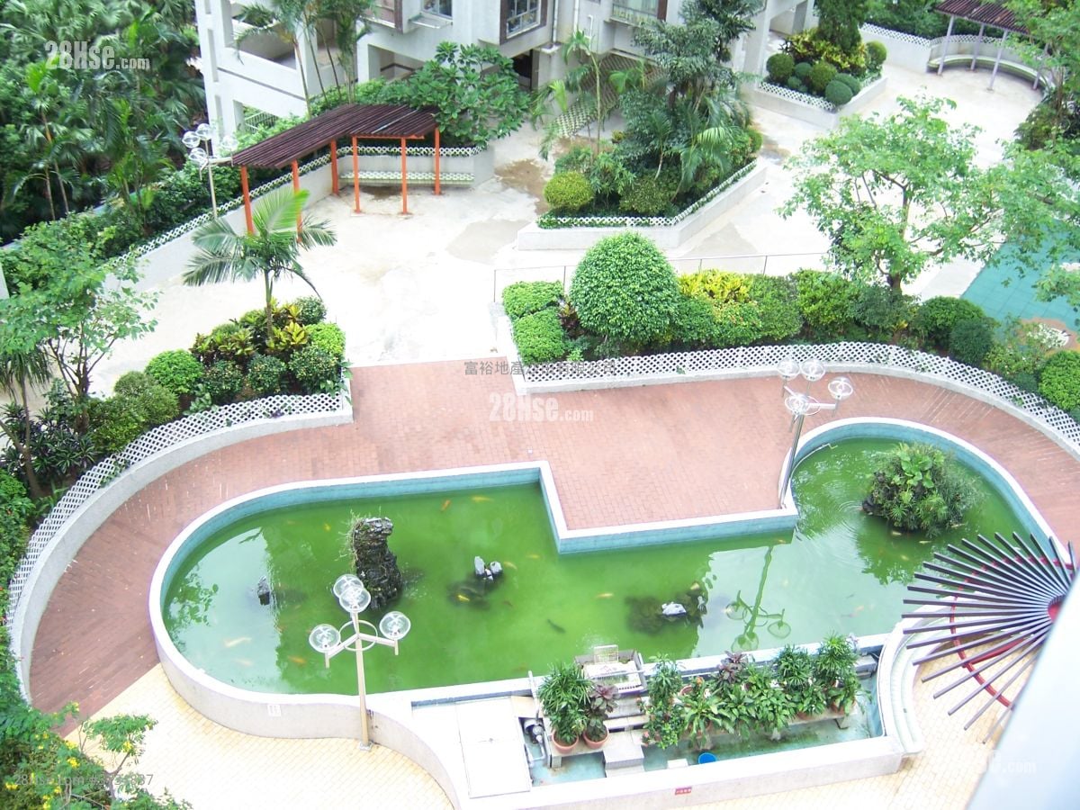 Golden Lion Garden Rental 2 Bedrooms , 1 Bathroom 285 ft²