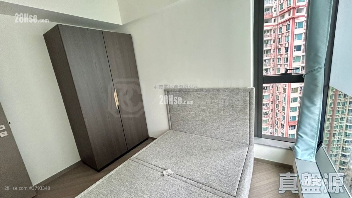 Yoho West Rental 2 Bedrooms , 1 Bathroom 454 ft²