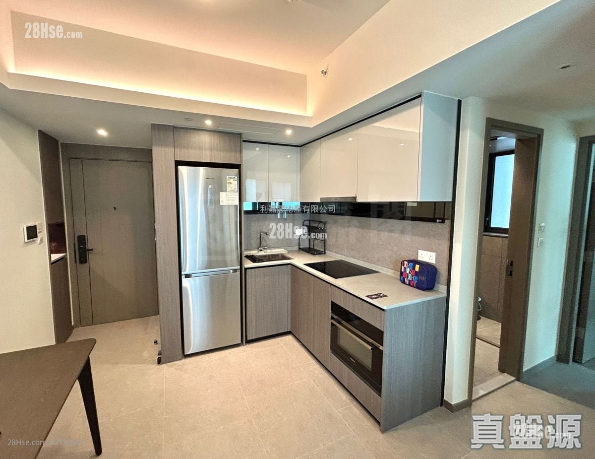 Yoho West Rental 2 Bedrooms , 1 Bathroom 454 ft²