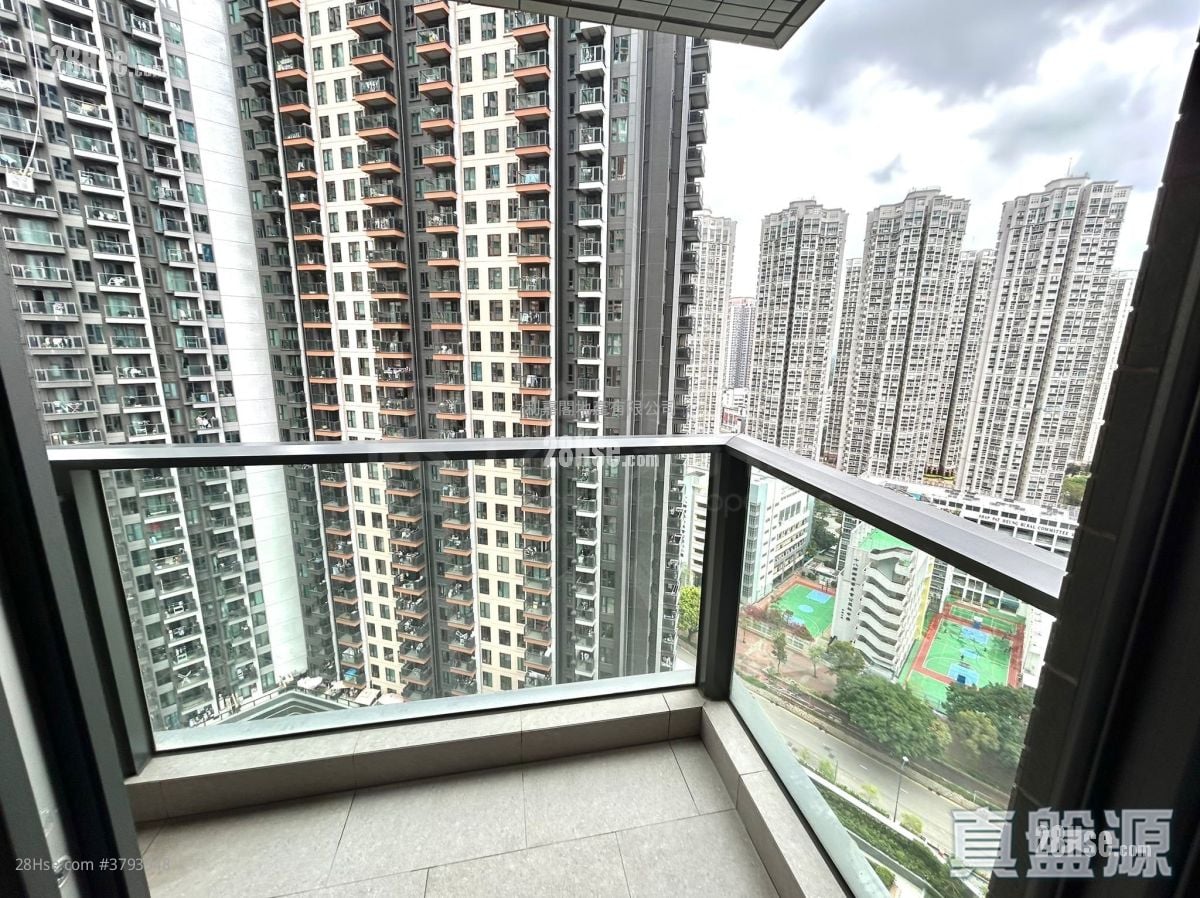 Yoho West Rental 2 Bedrooms , 1 Bathroom 454 ft²