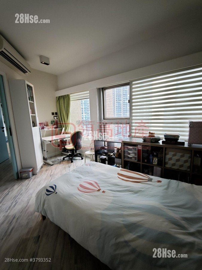 The Waterfront Sell 4 Bedrooms , 4 Bathrooms 1,681 ft²