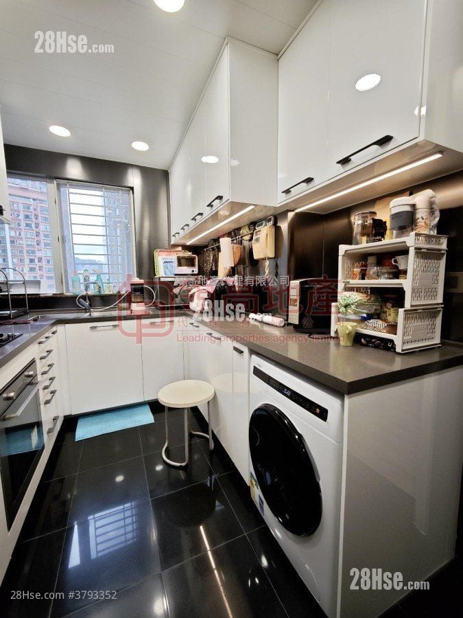 The Waterfront Sell 4 Bedrooms , 4 Bathrooms 1,681 ft²